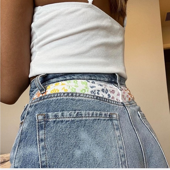 Pacsun high waisted light wash denim shorts with floral embroidery in the back - Picture 6 of 8